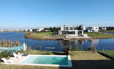 Venta Casa a La Laguna en El Naudir Escobar EC