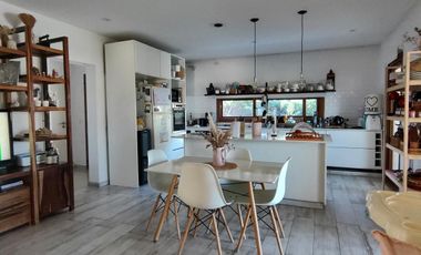 Venta Casa a La Laguna en El Naudir Escobar EC