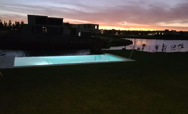 Venta Casa a La Laguna en El Naudir Escobar EC