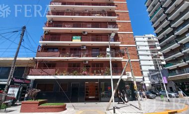 Alquiler departamento 3 ambientes con balcón en Wilde