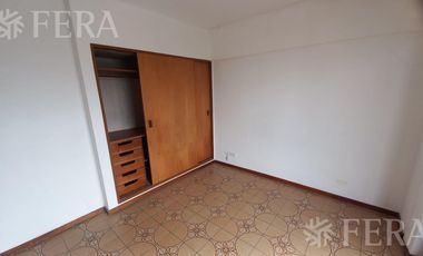 Alquiler departamento 3 ambientes con balcón en Wilde