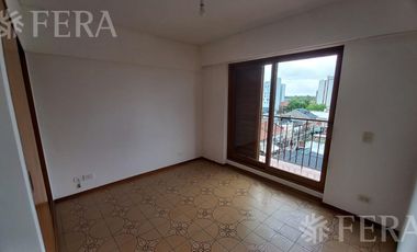 Alquiler departamento 3 ambientes con balcón en Wilde