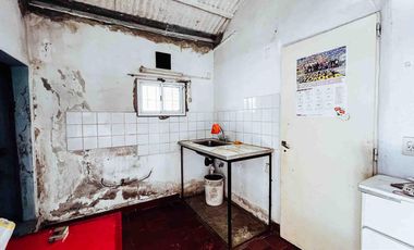Casa en alquiler - 1 Dormitorio 1 Baño - 195Mts2 - Villa Elisa, La Plata