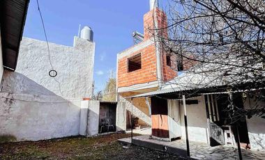 Casa en alquiler - 1 Dormitorio 1 Baño - 195Mts2 - Villa Elisa, La Plata