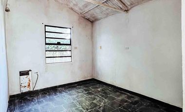 Casa en alquiler - 1 Dormitorio 1 Baño - 195Mts2 - Villa Elisa, La Plata