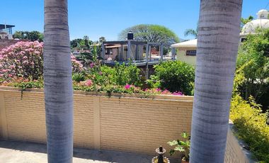Casa remodelada en venta a una cuadra del Lago de Chapala