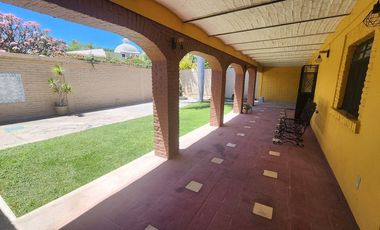 Casa remodelada en venta a una cuadra del Lago de Chapala