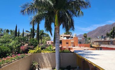 Casa remodelada en venta a una cuadra del Lago de Chapala