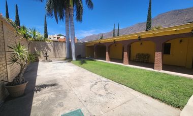Casa remodelada en venta a una cuadra del Lago de Chapala
