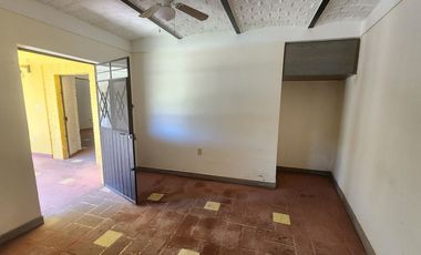 Casa remodelada en venta a una cuadra del Lago de Chapala