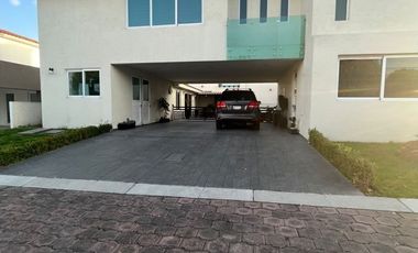 Casa en Renta en El Mesón, Calimaya  4 recamaras 520 m2 construccion