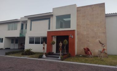 Casa en Renta en El Mesón, Calimaya  4 recamaras 520 m2 construccion