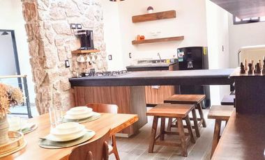 CASA EN VENTA EN AMEALCO QUERÉTARO, CON VISTA AL BOSQUE