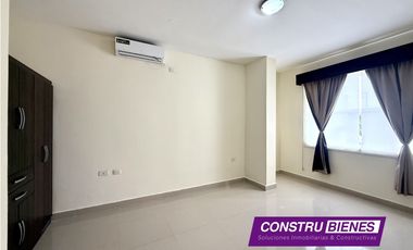 Casa familiar amplia en venta – Urb. Manta Beach | 500 m² construidos