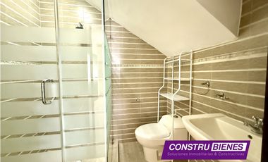 Casa familiar amplia en venta – Urb. Manta Beach | 500 m² construidos