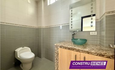 Casa familiar amplia en venta – Urb. Manta Beach | 500 m² construidos