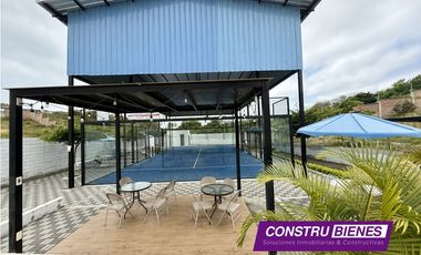 Casa familiar amplia en venta – Urb. Manta Beach | 500 m² construidos