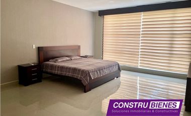 Casa familiar amplia en venta – Urb. Manta Beach | 500 m² construidos