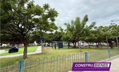 Casa familiar amplia en venta – Urb. Manta Beach | 500 m² construidos