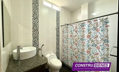 Casa familiar amplia en venta – Urb. Manta Beach | 500 m² construidos