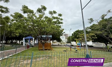 Casa familiar amplia en venta – Urb. Manta Beach | 500 m² construidos