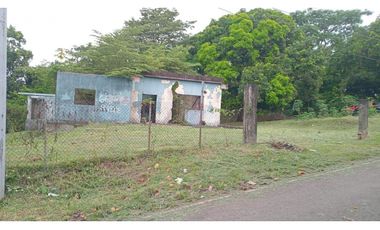 TERRENO / 24 DE DICIEMBRE / CABUYITA / 1800M / ORILLA DE CALLE