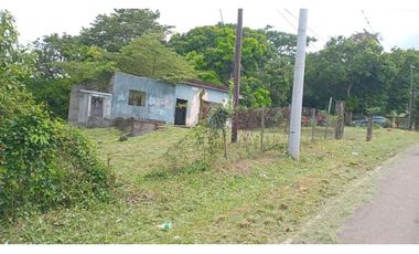 TERRENO / 24 DE DICIEMBRE / CABUYITA / 1800M / ORILLA DE CALLE