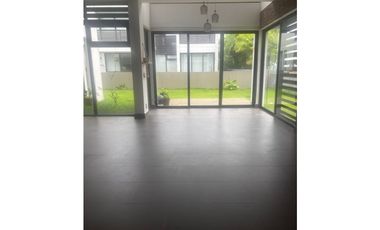 VENDO O ALQUILO CASA PH BARRIO ALTO