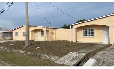 Propiedad con dos casas y una piscina en  Antón. Casas en Antón