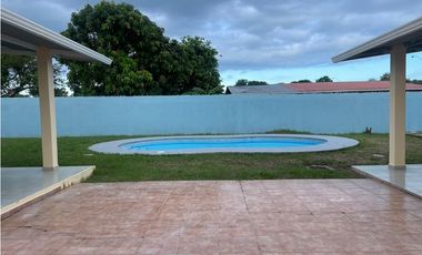 Propiedad con dos casas y una piscina en  Antón. Casas en Antón