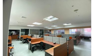 OFICINA / PLAZA 50 / CALLE 50 / 430M / PISO COMPLETO / DIVISIONES JC