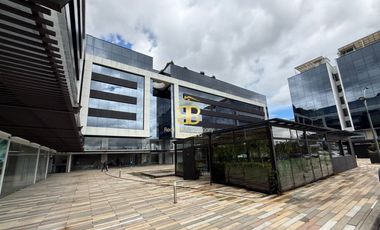 SE VENDE OFICINA EN SABANA PARK CAJIC