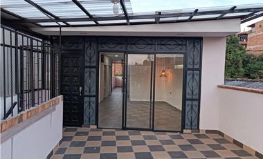 EN VENTA CASA UNIFAMILIAR EN MEDELLIN