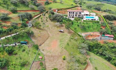 Excelente lote para construir tu finca o casa de descanso!!