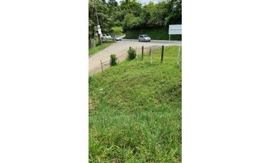 Lote a borde de vía Pereira Armenia, Condina