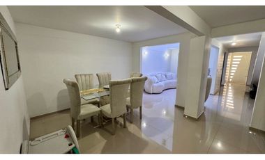 Casa de tres pisos con terraza en venta permuta - Las Mercedes Palmira