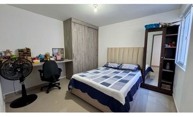 Casa de tres pisos con terraza en venta permuta - Las Mercedes Palmira