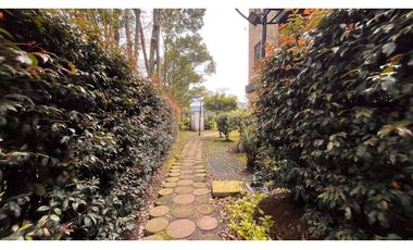 Apartamento esquinero. Excelente remodelado 4 alcobas. Cajicá