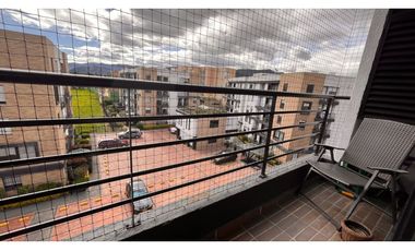 Apartamento esquinero. Excelente remodelado 4 alcobas. Cajicá