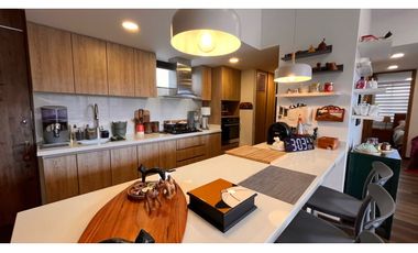 Apartamento esquinero. Excelente remodelado 4 alcobas. Cajicá