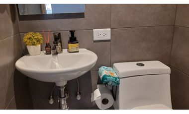 Apartamento remodelado para arriendo en Santa Bárbara