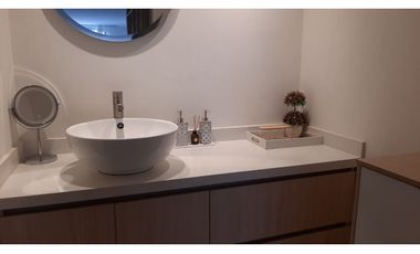 Apartamento remodelado para arriendo en Santa Bárbara