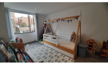 Apartamento remodelado para arriendo en Santa Bárbara