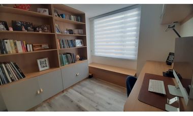 Apartamento remodelado para arriendo en Santa Bárbara