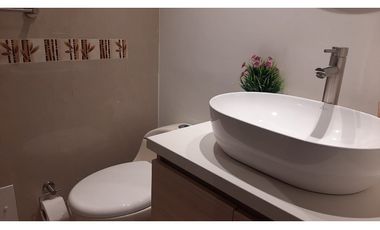 Apartamento remodelado para arriendo en Santa Bárbara