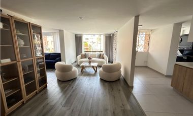 Apartamento remodelado para arriendo en Santa Bárbara