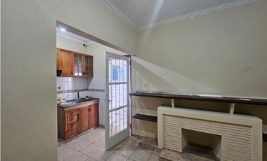 CASA · EN ALQUILER · GODOY CRUZ · BARRIO PARQUE · 3 DOR ·