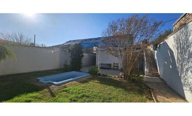 CASA · EN ALQUILER · GODOY CRUZ · BARRIO PARQUE · 3 DOR ·