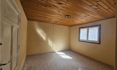 CASA · EN ALQUILER · GODOY CRUZ · BARRIO PARQUE · 3 DOR ·