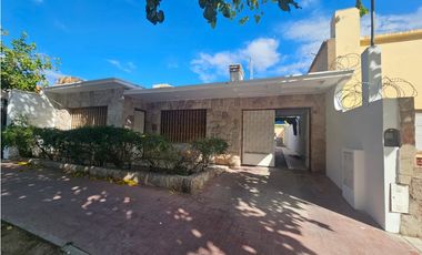 CASA · EN ALQUILER · GODOY CRUZ · BARRIO PARQUE · 3 DOR ·